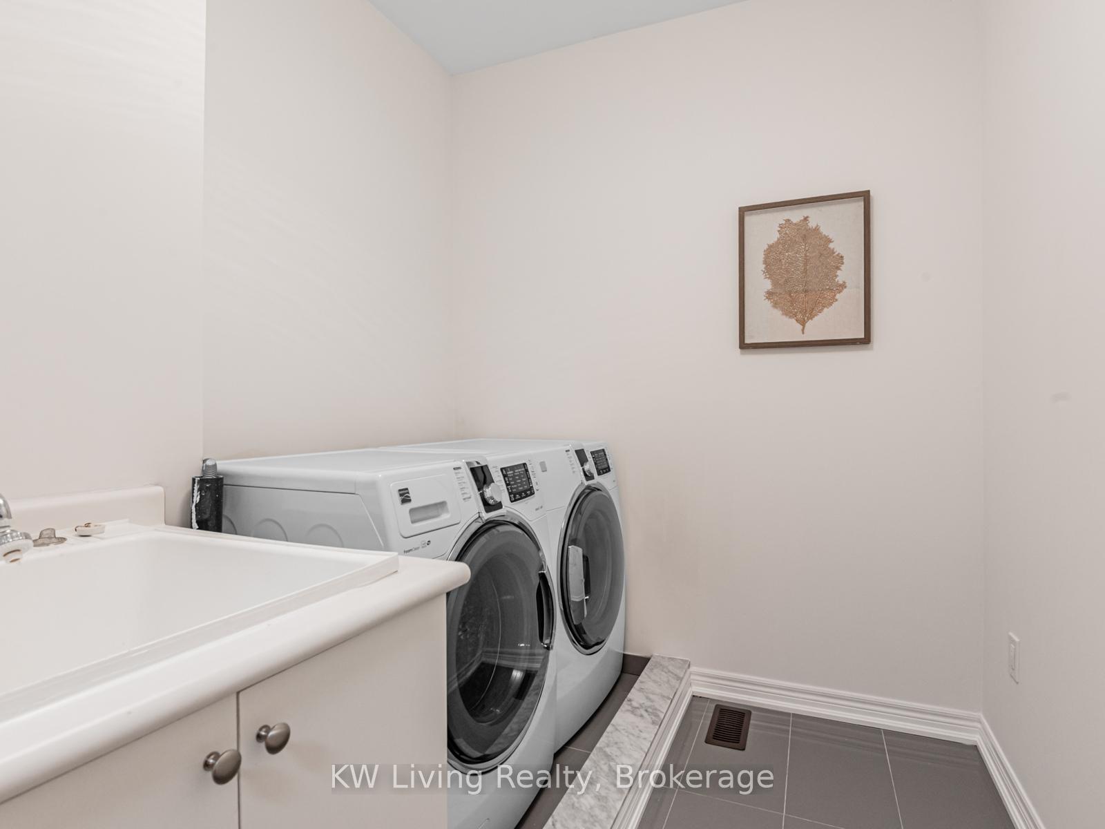 Photo 36 of 37 Jeffrey Nihda Crescent, Markham, Greensborough — HOMEH