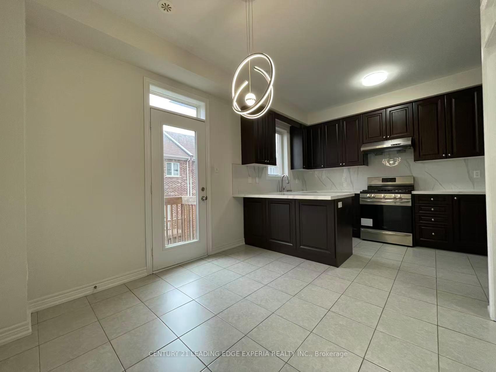 Photo 12 of 6 Fanny Grove Way, Markham, Greensborough — HOMEH