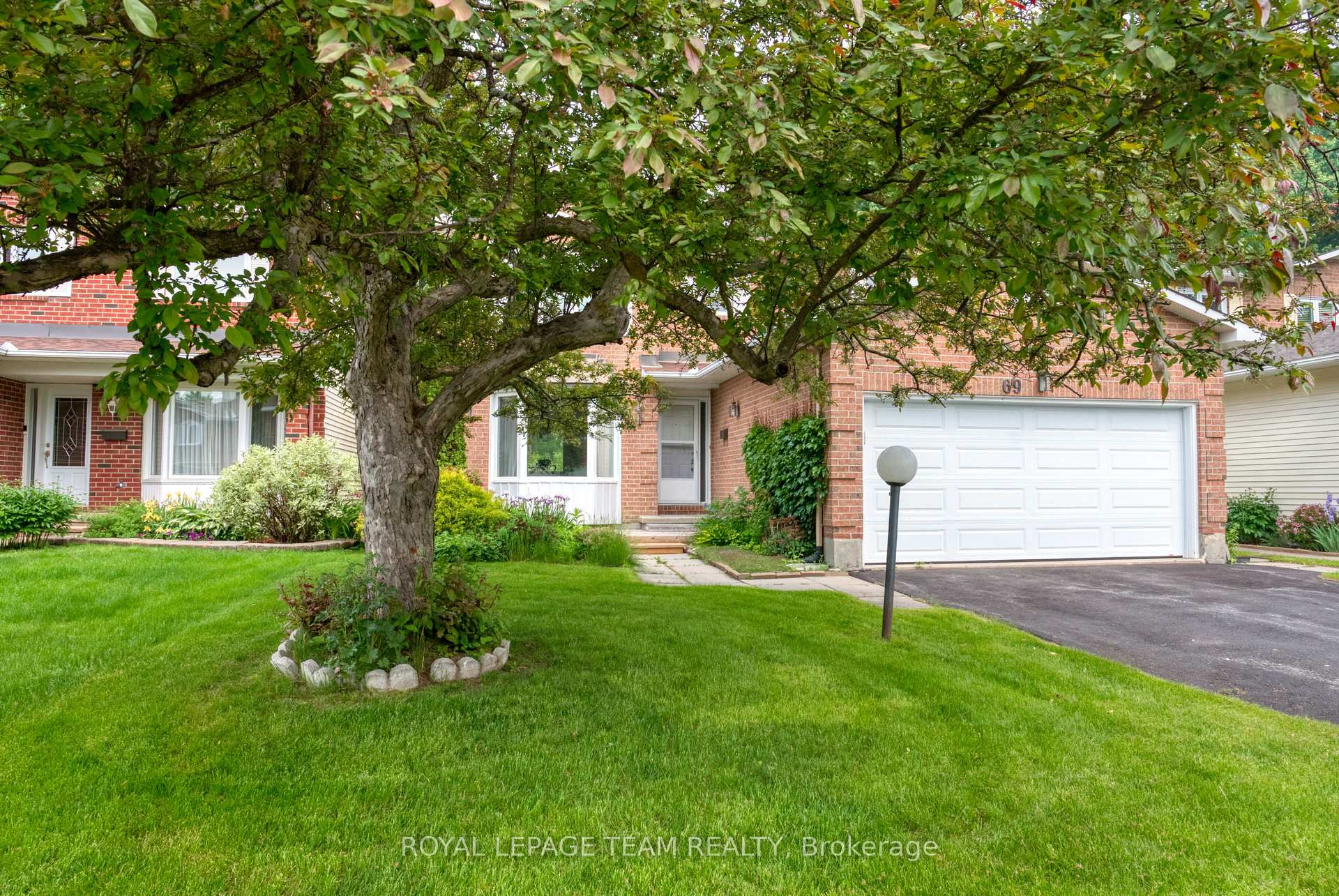 Photo 3 of 69 Shetland Way, Ottawa, Kanata - Bridlewood — HOMEH