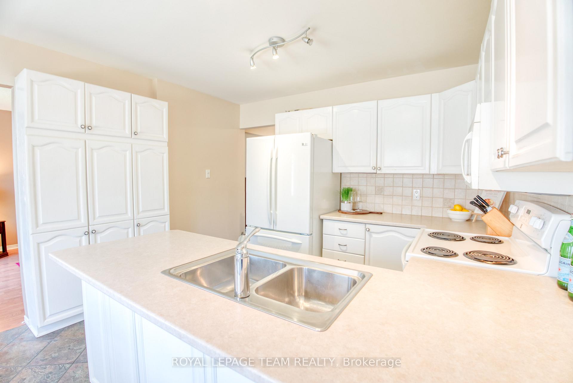 Photo 7 of 69 Shetland Way, Ottawa, Kanata - Bridlewood — HOMEH