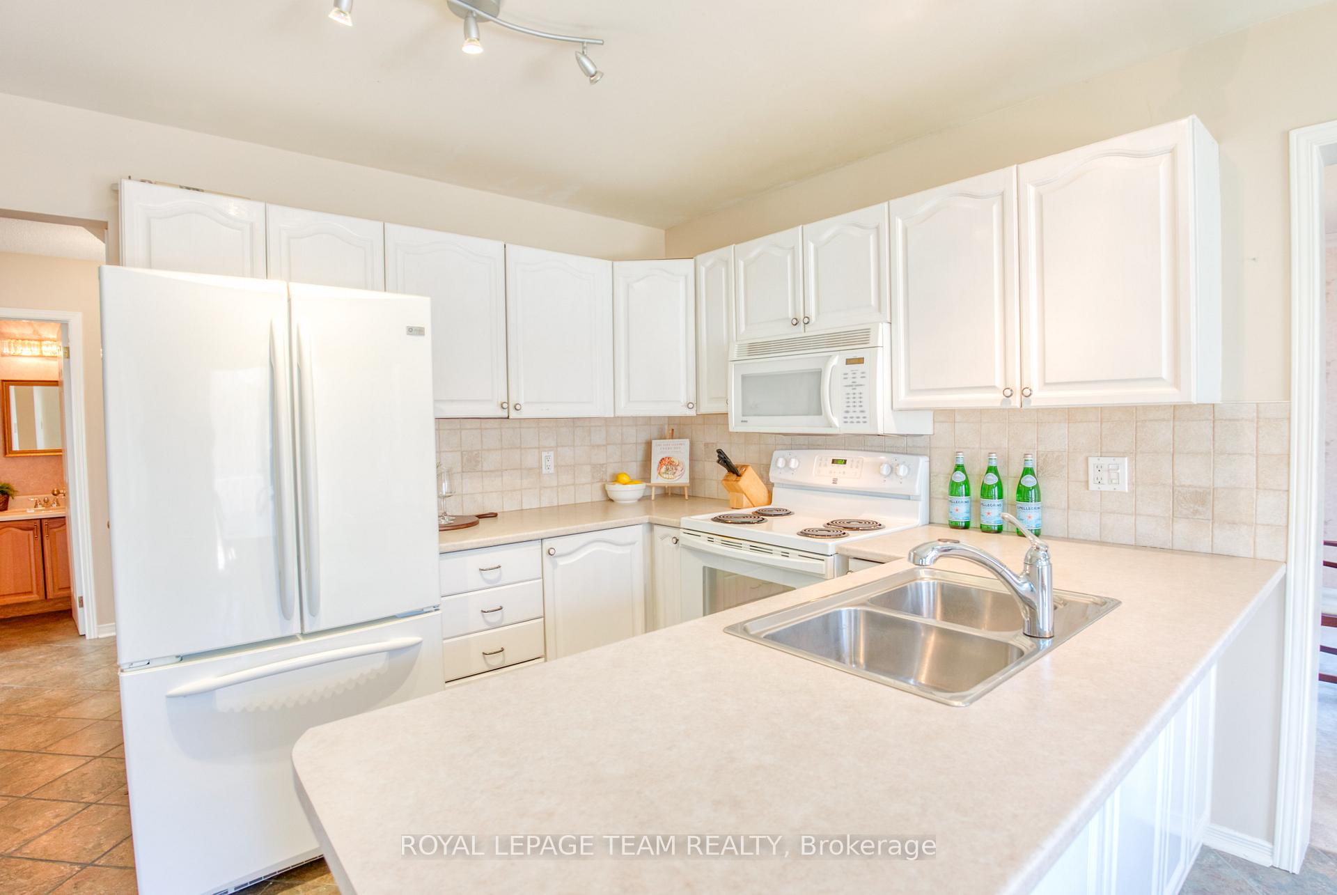 Photo 8 of 69 Shetland Way, Ottawa, Kanata - Bridlewood — HOMEH