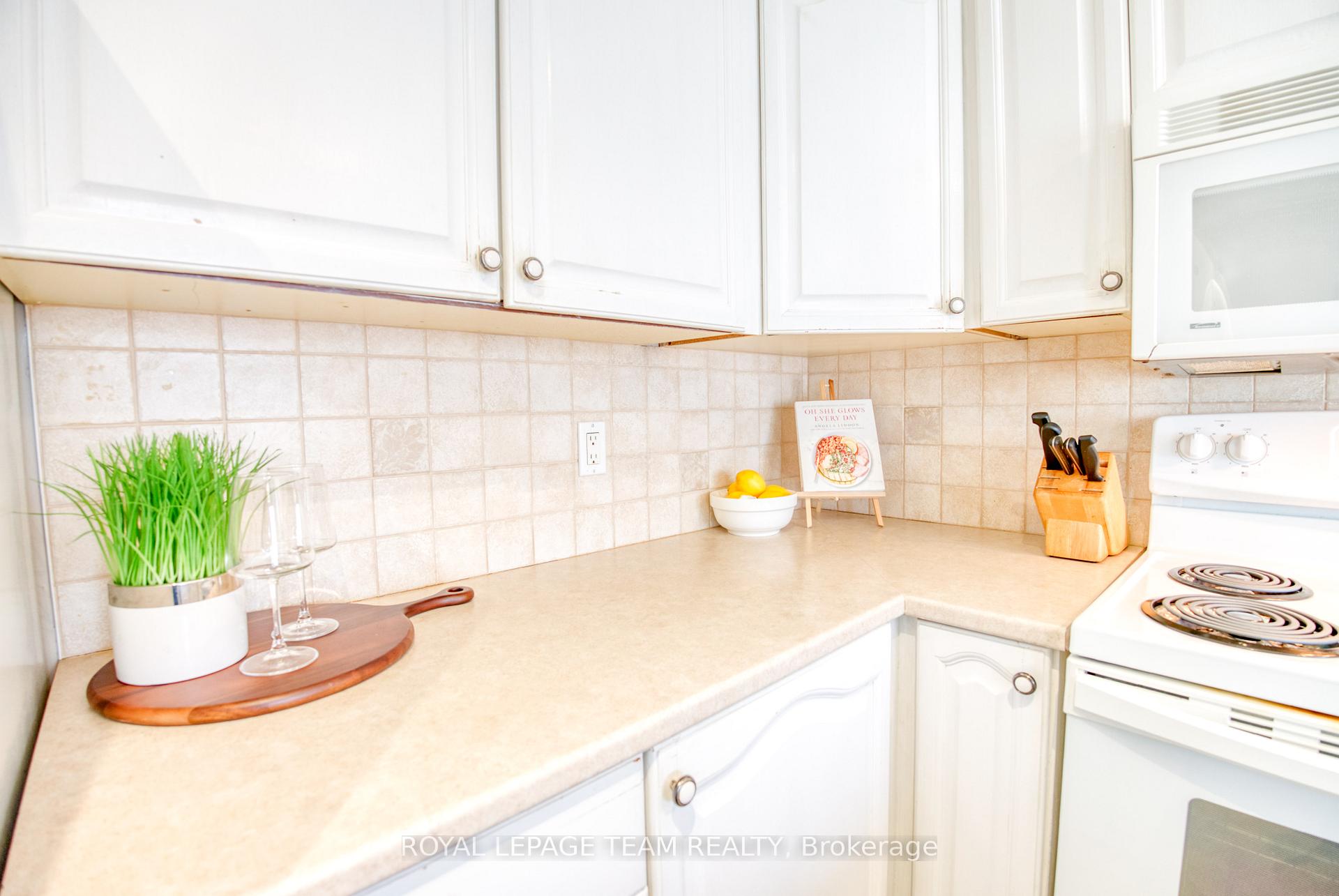 Photo 11 of 69 Shetland Way, Ottawa, Kanata - Bridlewood — HOMEH