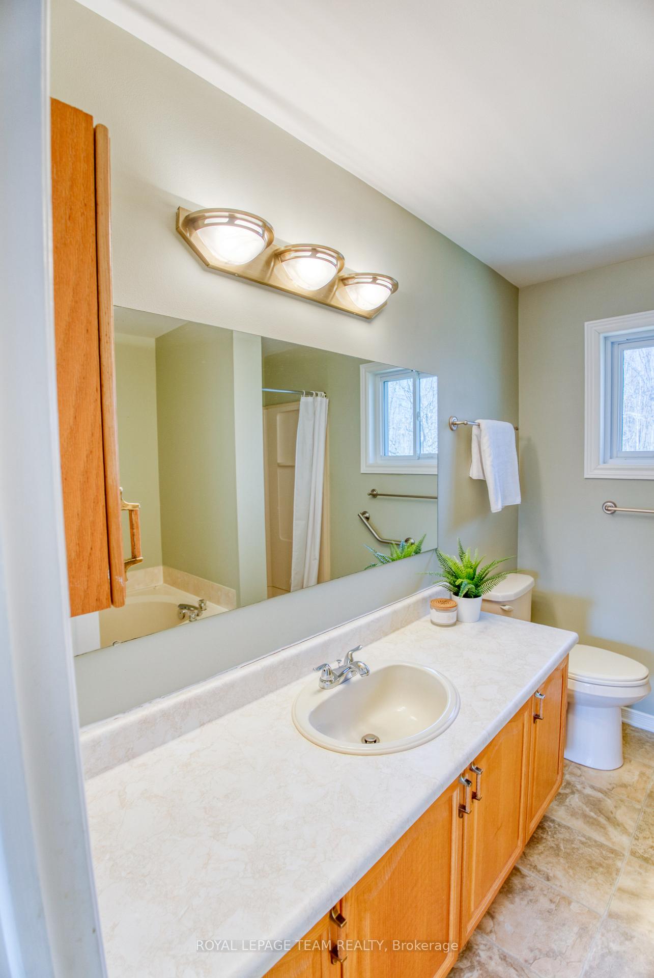 Photo 25 of 69 Shetland Way, Ottawa, Kanata - Bridlewood — HOMEH