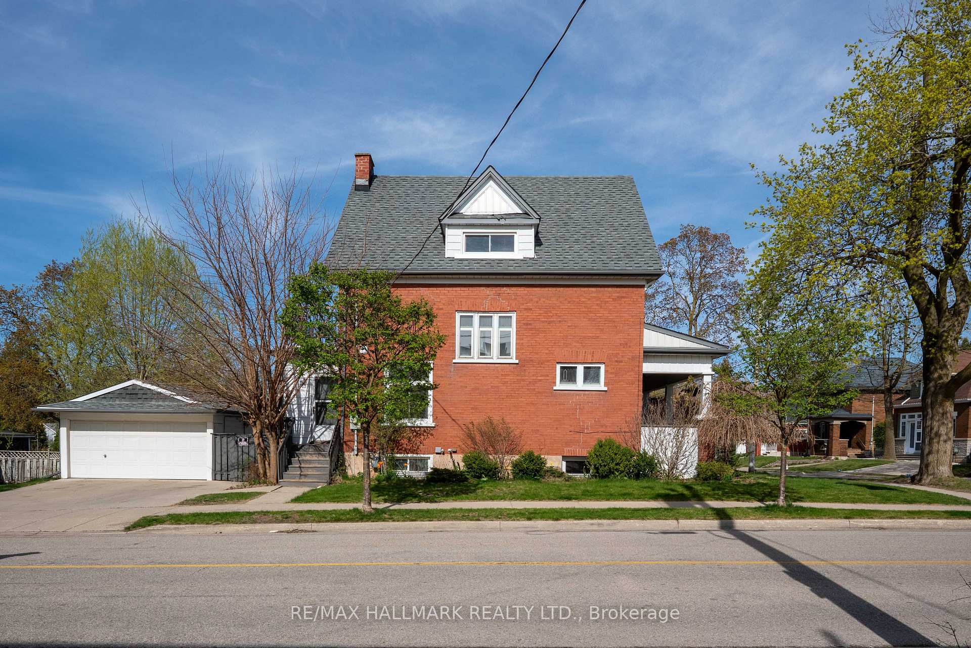 Photo 2 of 120 Cameron Street N, Kitchener, Auditorium — HOMEH