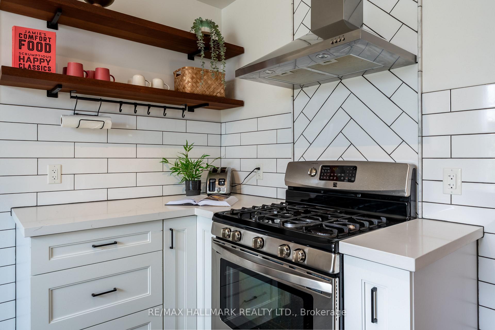 Photo 16 of 120 Cameron Street N, Kitchener, Auditorium — HOMEH