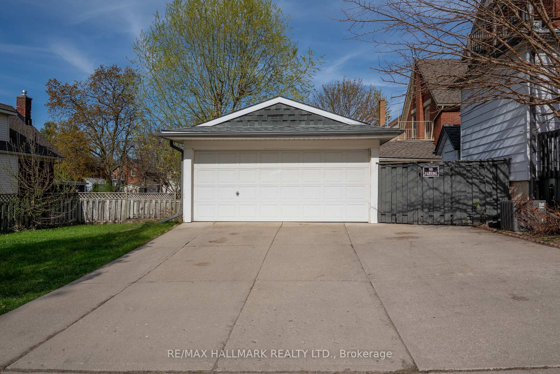 Photo 43 of 120 Cameron Street N, Kitchener, Auditorium — HOMEH