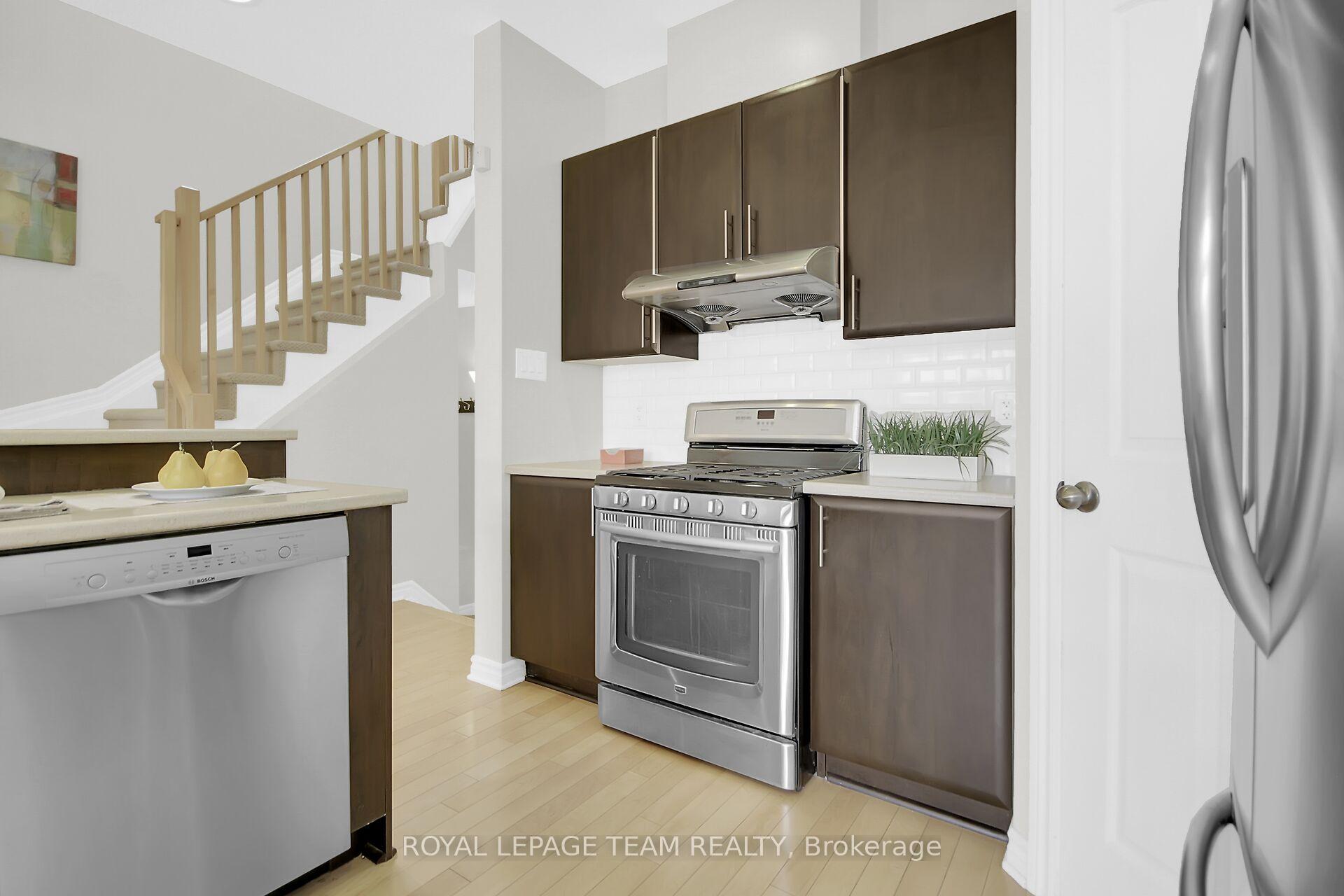 Photo 18 of 239 Waymark Crescent, Ottawa, Kanata - Bridlewood — HOMEH