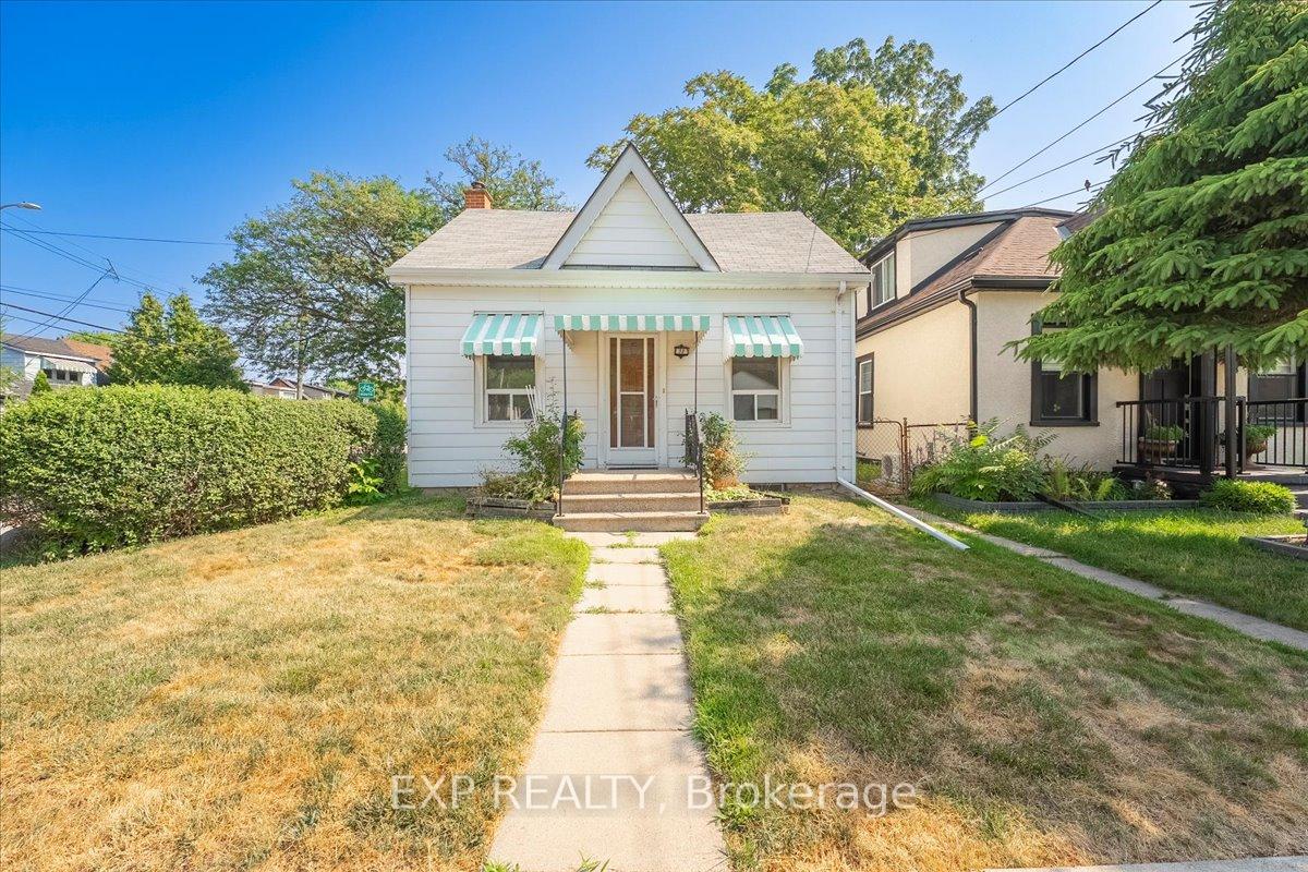 Photo 1 of 30 Baker Street, Hamilton, Strathcona — HOMEH