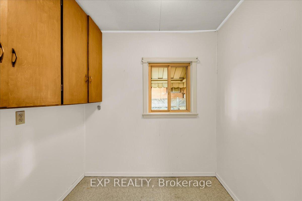 Photo 17 of 30 Baker Street, Hamilton, Strathcona — HOMEH