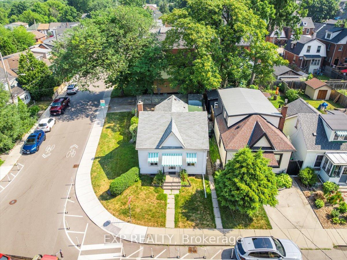 Photo 23 of 30 Baker Street, Hamilton, Strathcona — HOMEH