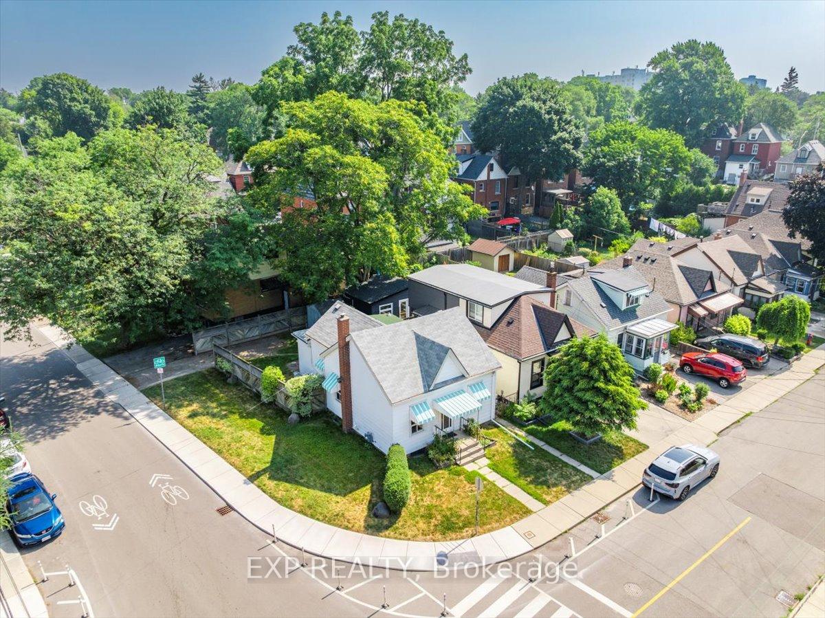 Photo 24 of 30 Baker Street, Hamilton, Strathcona — HOMEH