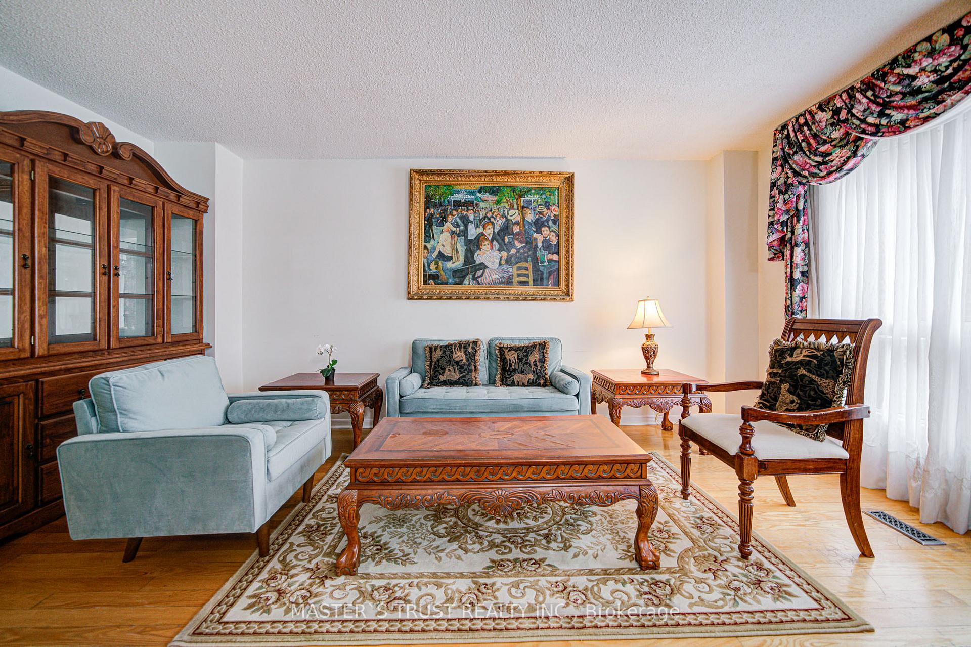 Photo 21 of 34 Denby Court, Markham, Unionville — HOMEH