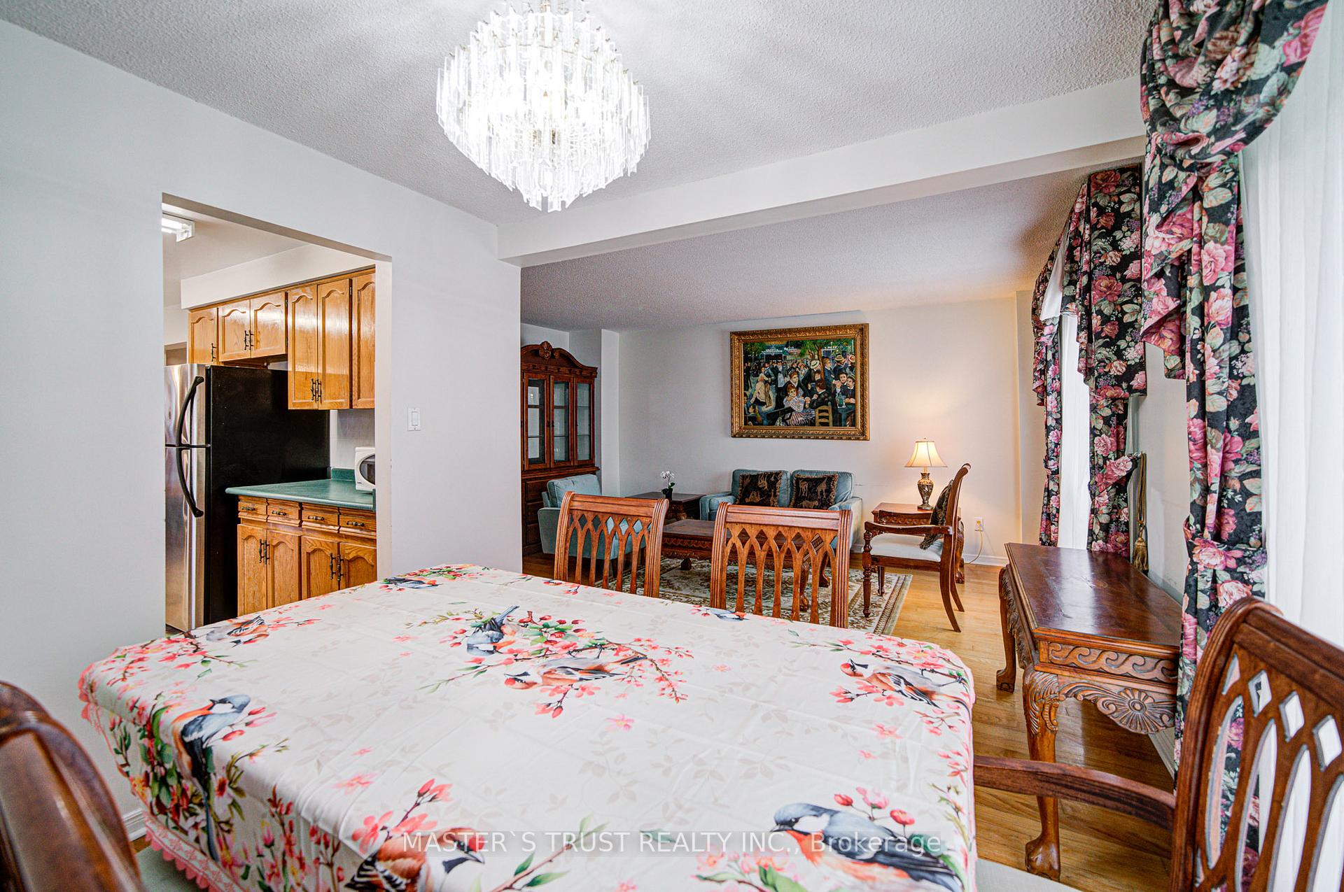 Photo 22 of 34 Denby Court, Markham, Unionville — HOMEH