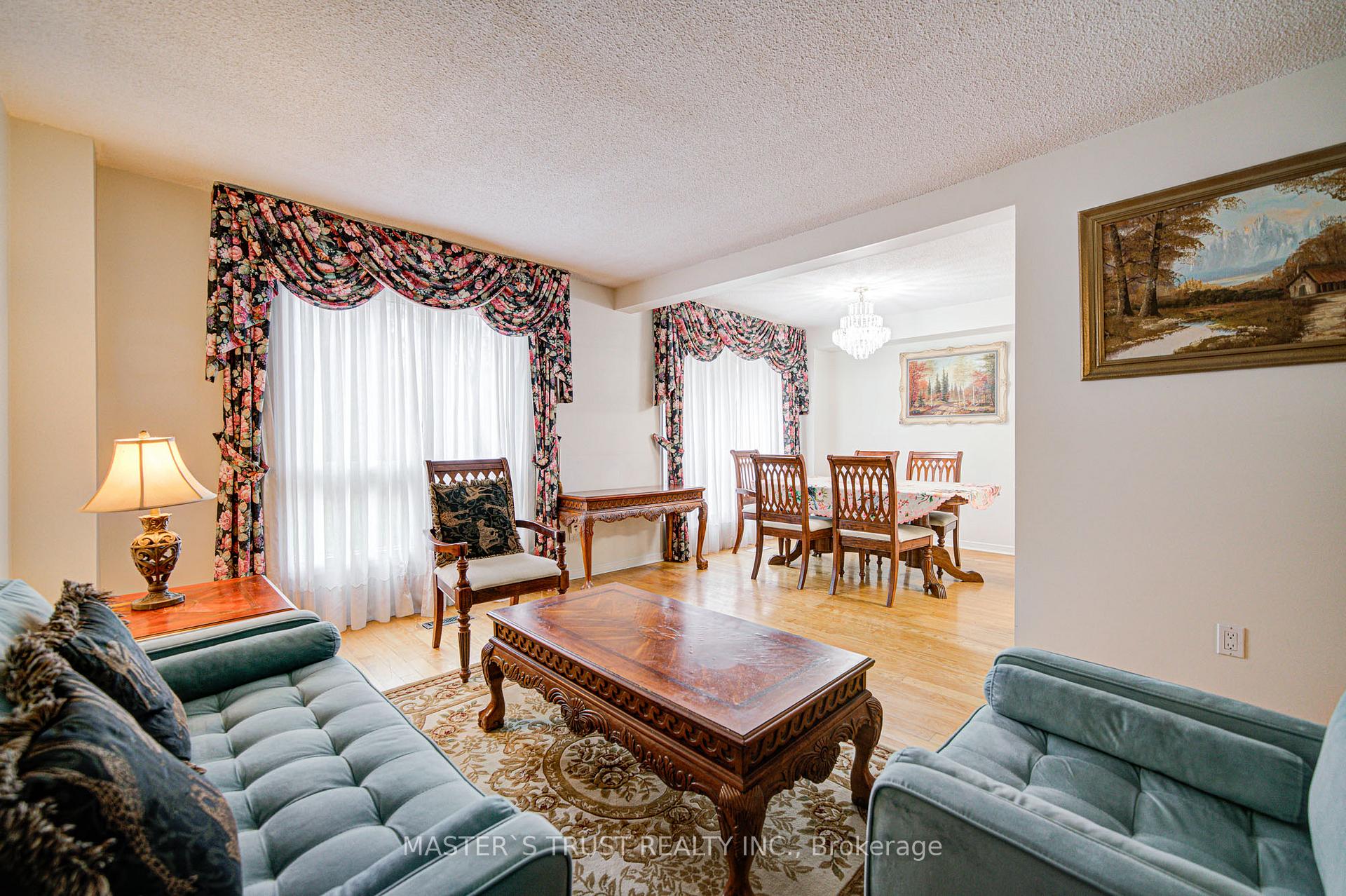 Photo 24 of 34 Denby Court, Markham, Unionville — HOMEH
