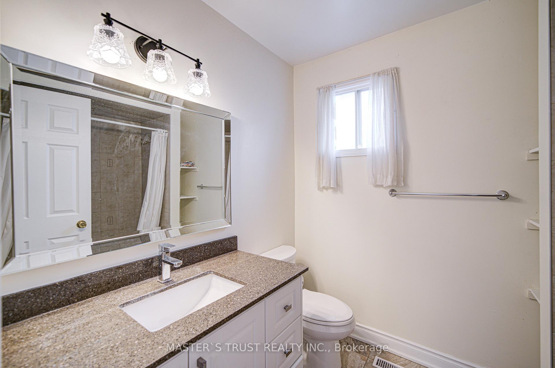 Photo 39 of 34 Denby Court, Markham, Unionville — HOMEH