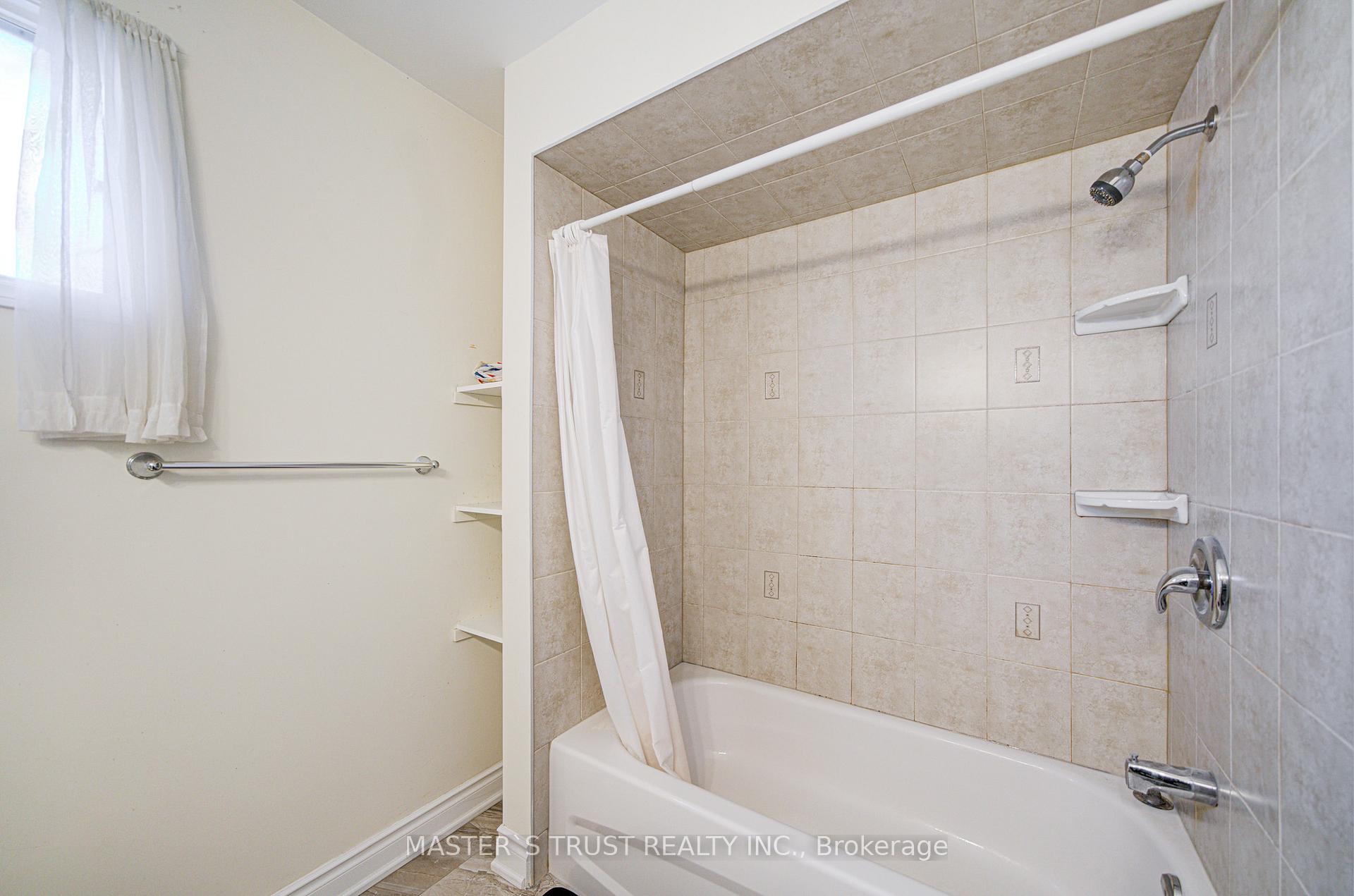Photo 40 of 34 Denby Court, Markham, Unionville — HOMEH