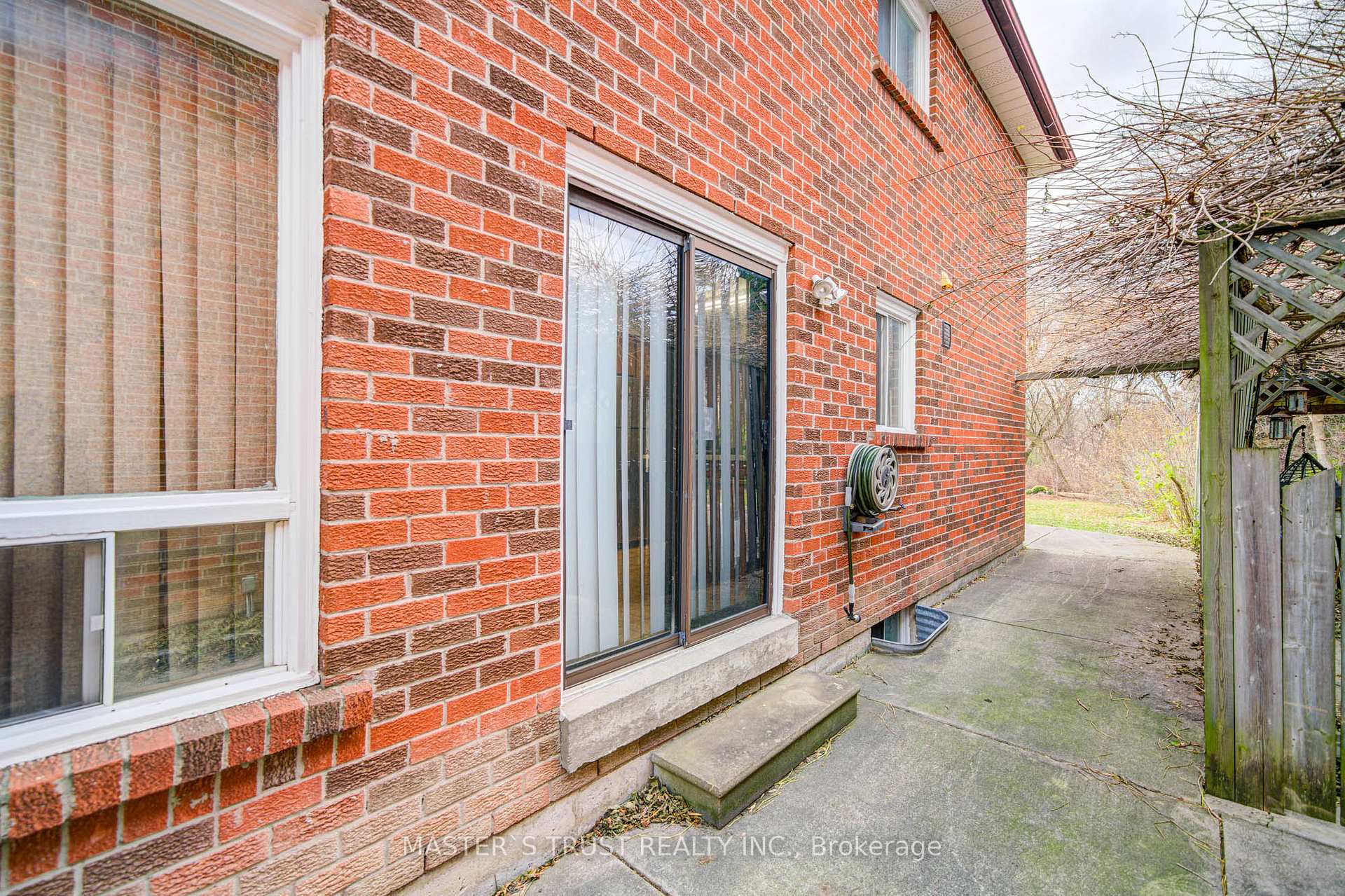 Photo 48 of 34 Denby Court, Markham, Unionville — HOMEH