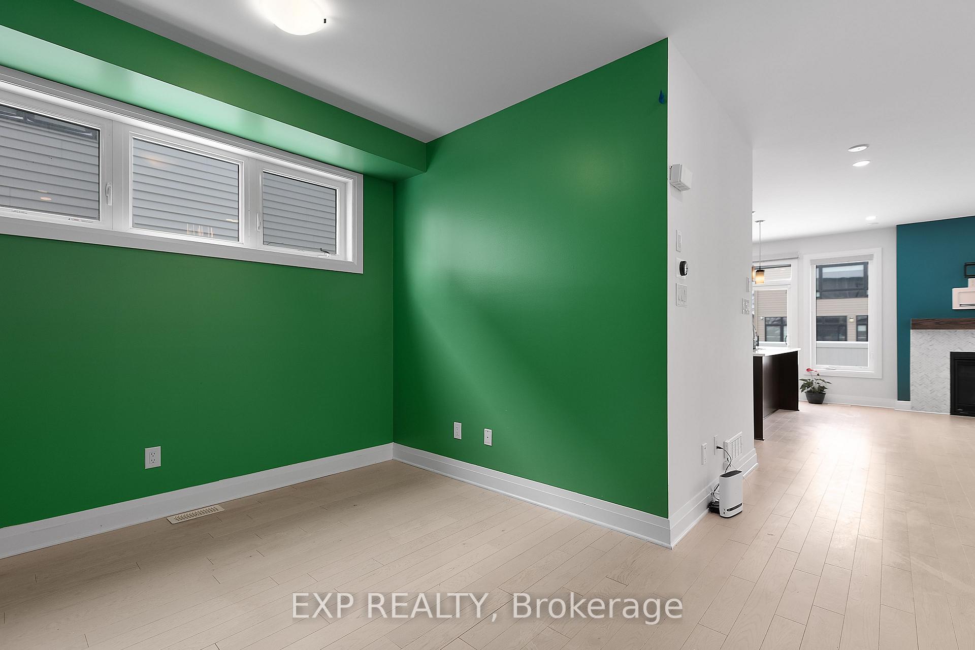 Photo 4 of 314 Cranesbill Road, Ottawa, Kanata - Emerald Meadows/Trailwest — HOMEH