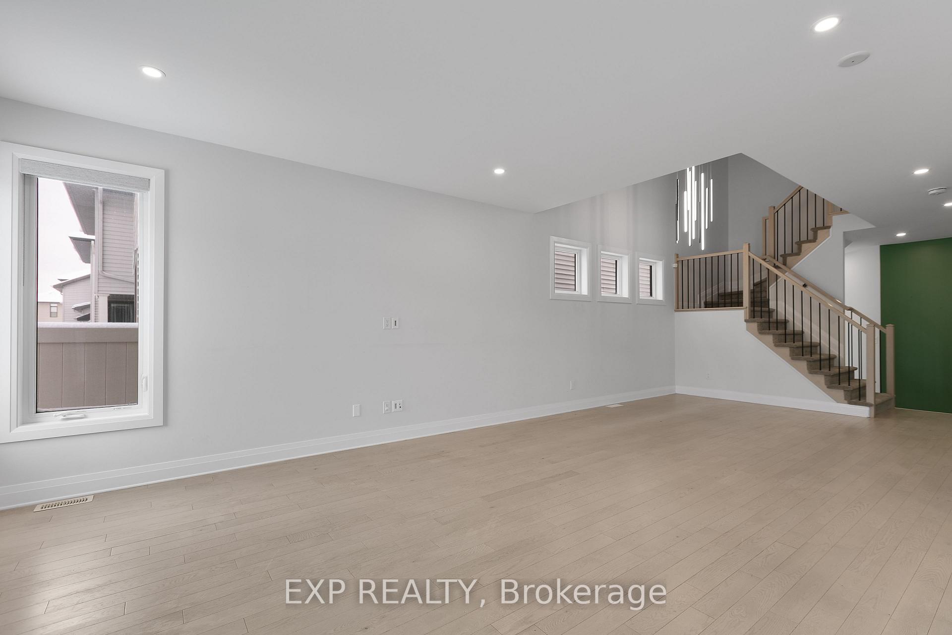 Photo 9 of 314 Cranesbill Road, Ottawa, Kanata - Emerald Meadows/Trailwest — HOMEH