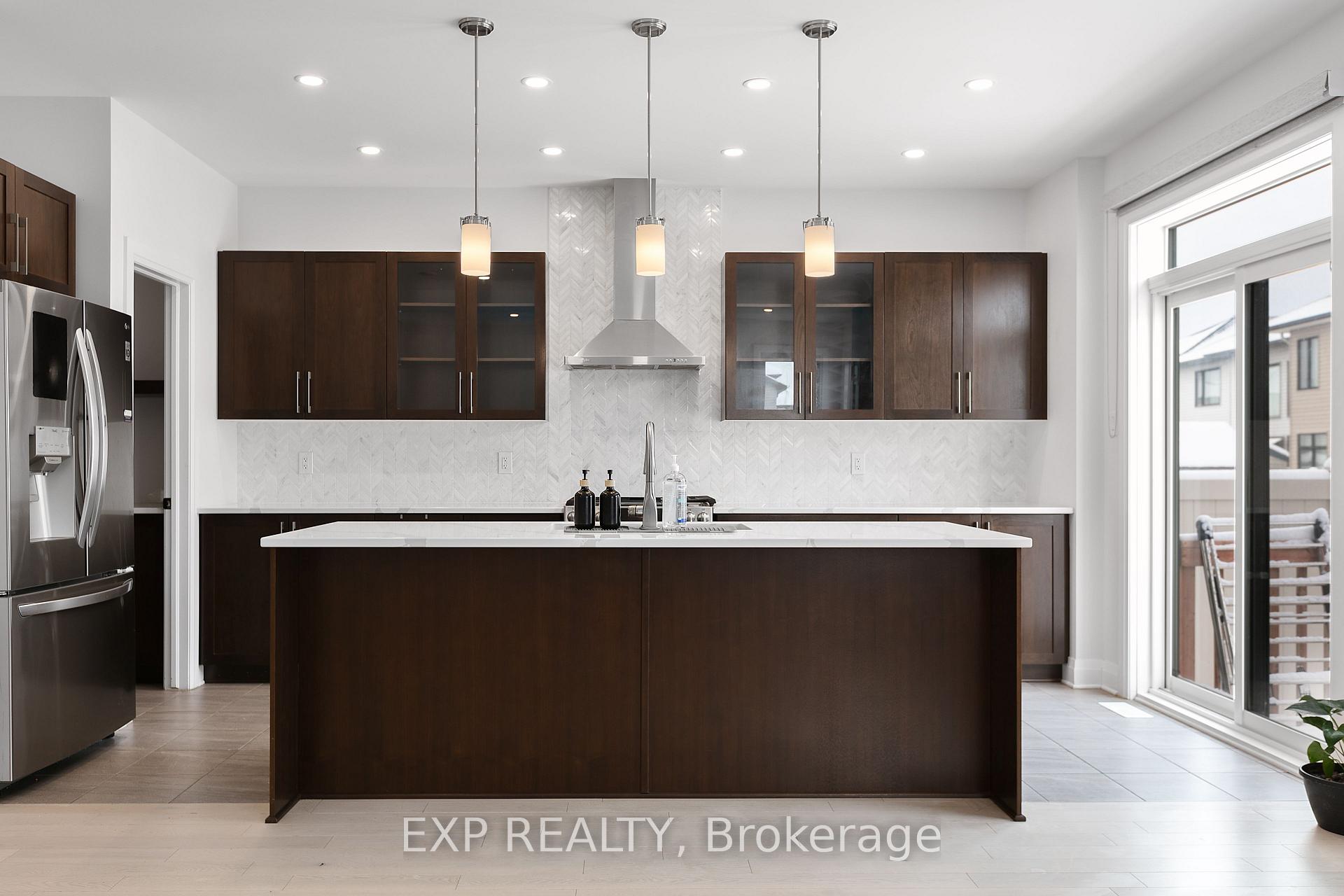 Photo 11 of 314 Cranesbill Road, Ottawa, Kanata - Emerald Meadows/Trailwest — HOMEH