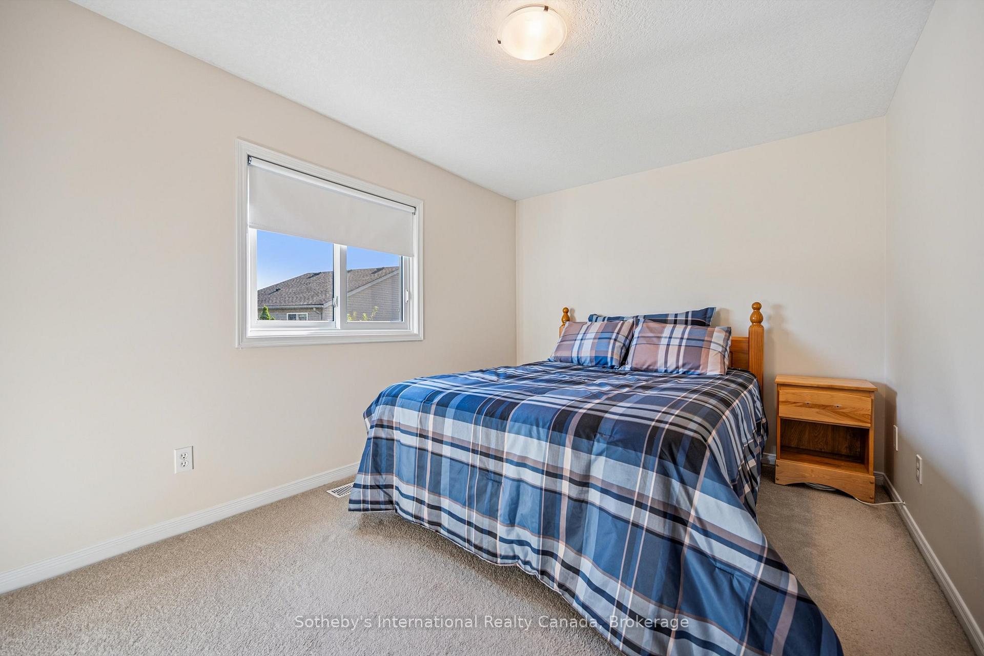 Photo 10 of 106 Max Becker Drive, Kitchener — HOMEH