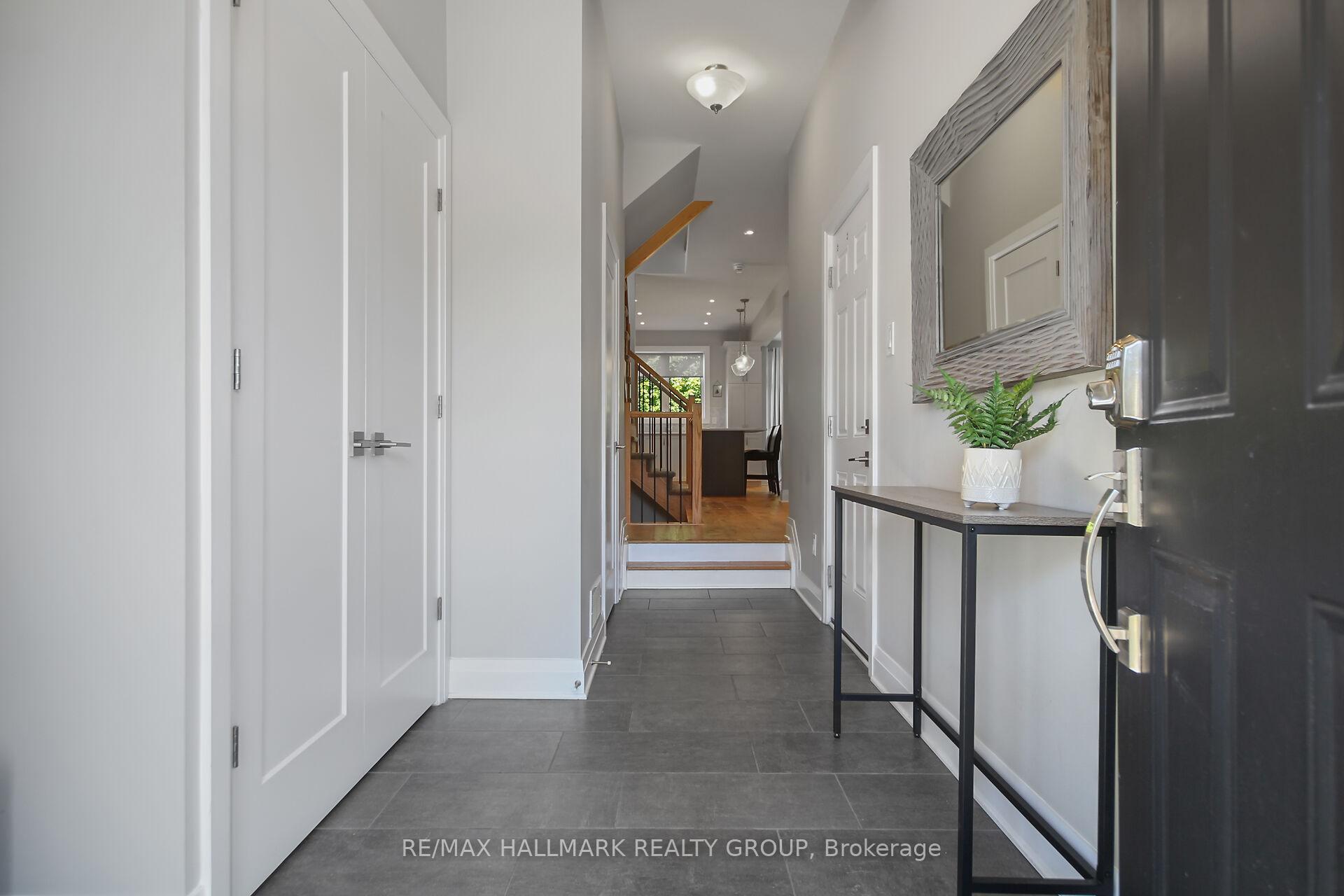 Photo 3 of 88 Palfrey Way, Ottawa, Kanata - Emerald Meadows/Trailwest — HOMEH