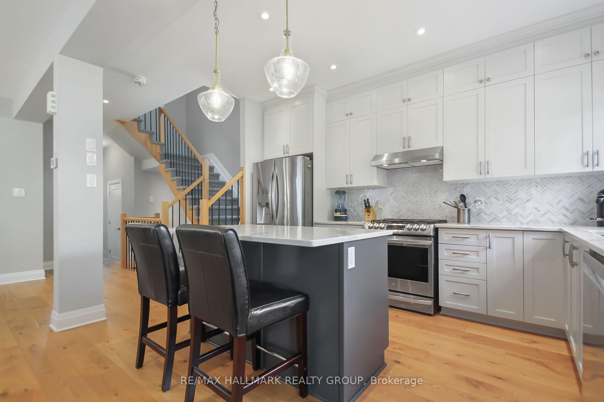 Photo 14 of 88 Palfrey Way, Ottawa, Kanata - Emerald Meadows/Trailwest — HOMEH