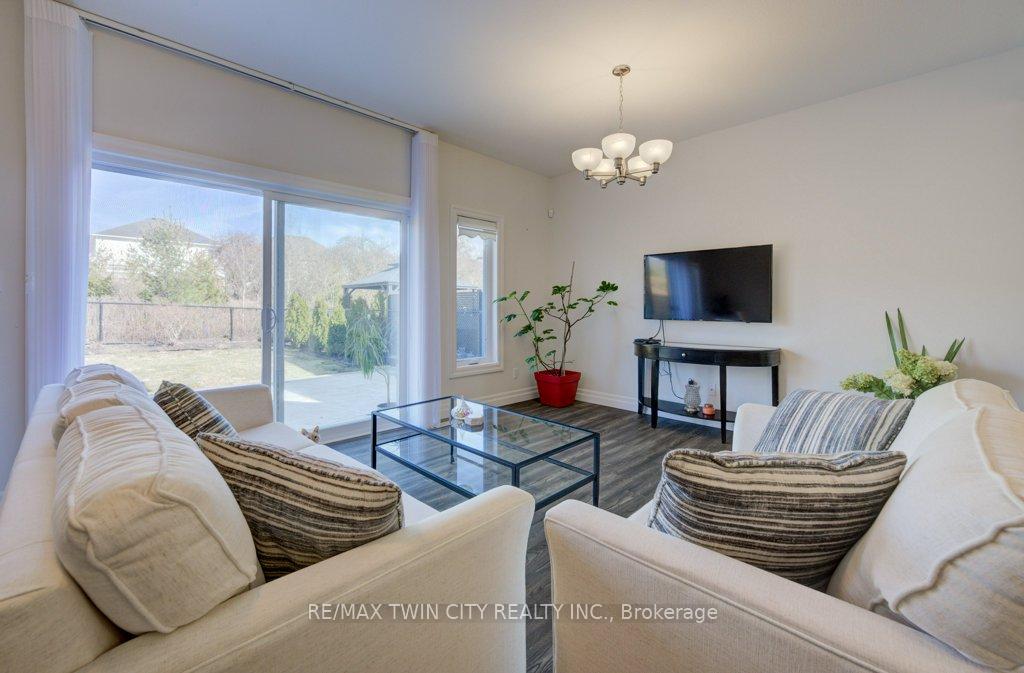 Photo 2 of 134 Forest Creek Drive, Kitchener — HOMEH