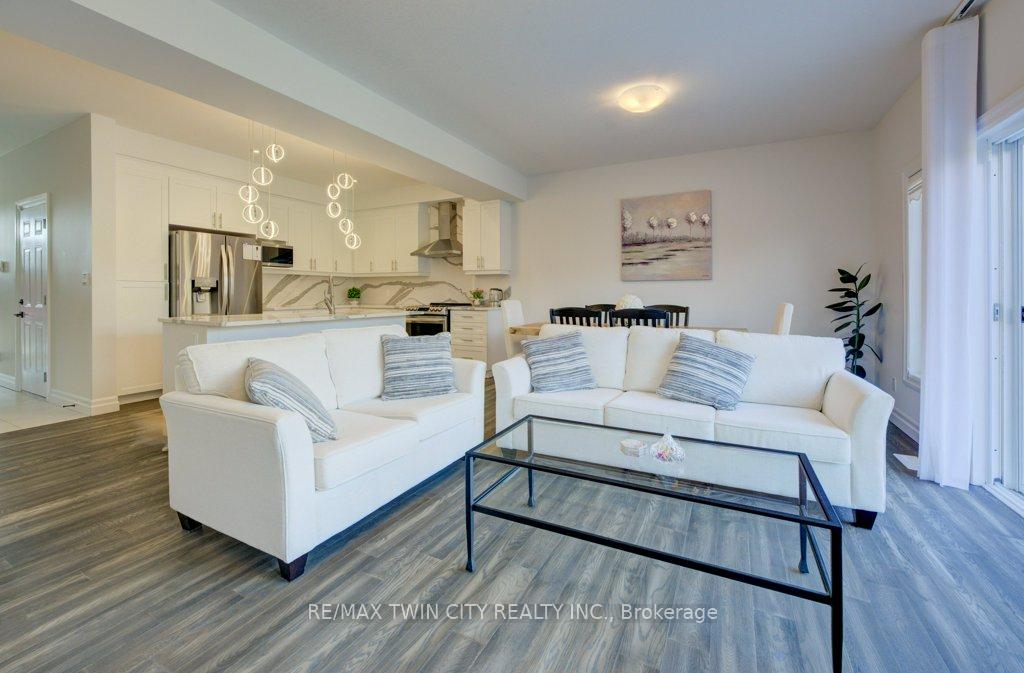 Photo 3 of 134 Forest Creek Drive, Kitchener — HOMEH