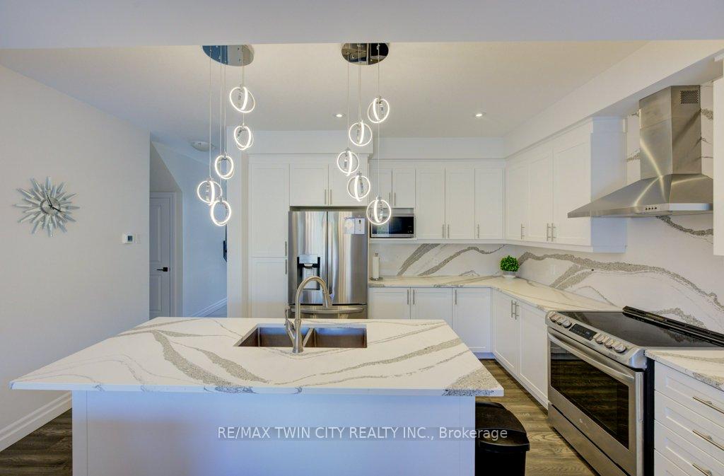 Photo 7 of 134 Forest Creek Drive, Kitchener — HOMEH