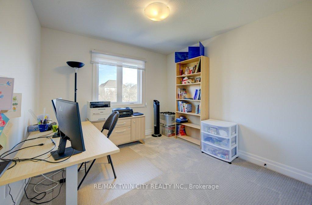 Photo 12 of 134 Forest Creek Drive, Kitchener — HOMEH