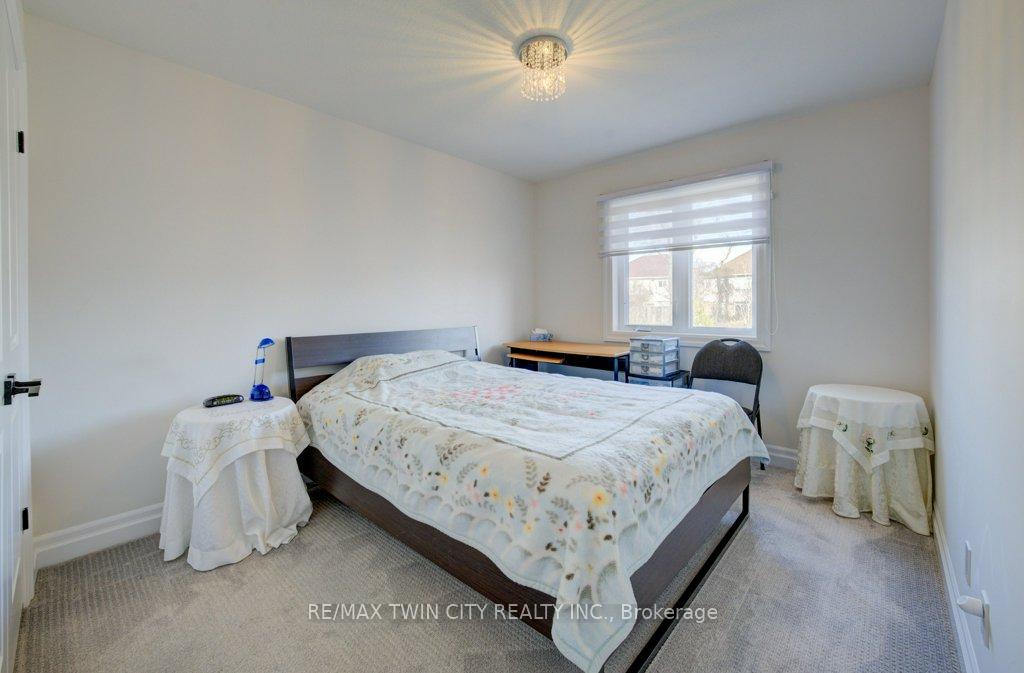 Photo 13 of 134 Forest Creek Drive, Kitchener — HOMEH