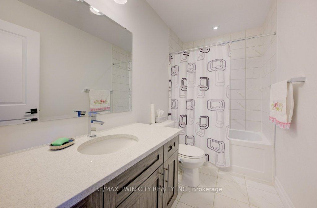 Photo 14 of 134 Forest Creek Drive, Kitchener — HOMEH
