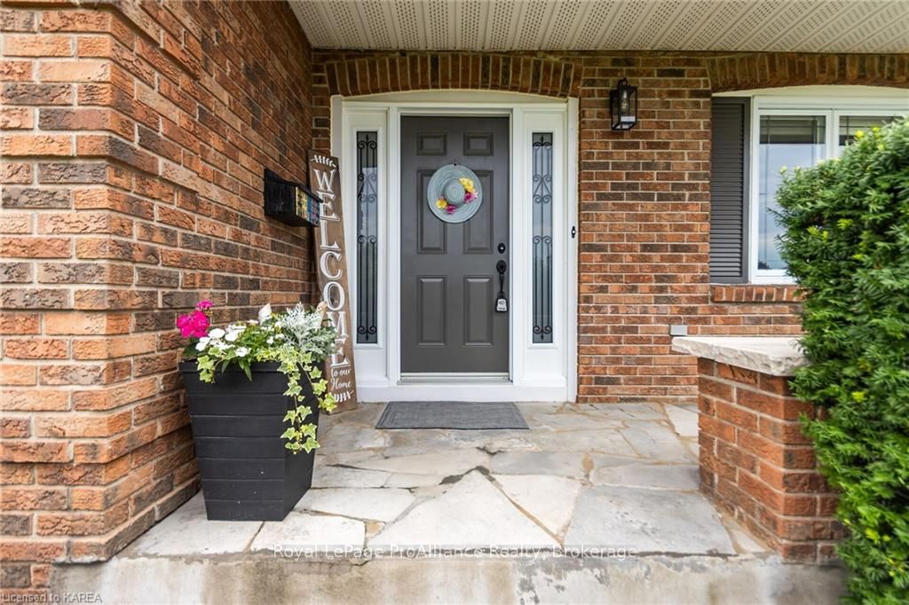 Photo 4 of 1200 Allen Point Road, Kingston, City North of 401 — HOMEH