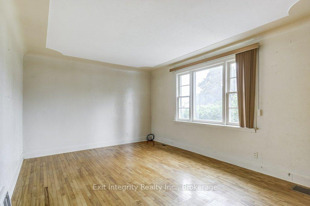 Photo 4 of 187 Edwin Street, Kitchener — HOMEH