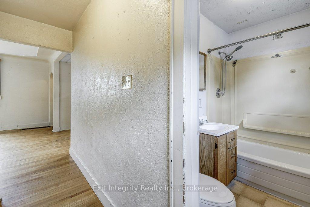 Photo 7 of 187 Edwin Street, Kitchener — HOMEH