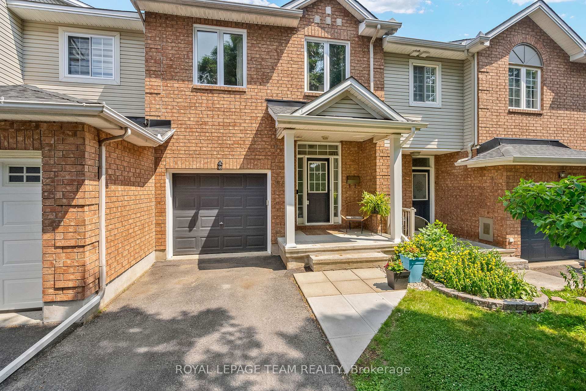 Photo 2 of 68 Eagleview Street, Ottawa, Kanata - Emerald Meadows/Trailwest — HOMEH