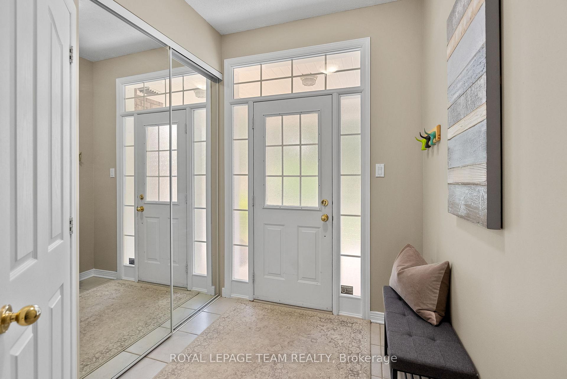 Photo 4 of 68 Eagleview Street, Ottawa, Kanata - Emerald Meadows/Trailwest — HOMEH