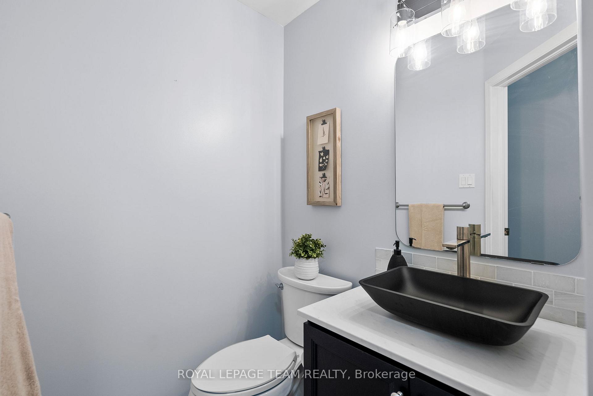 Photo 5 of 68 Eagleview Street, Ottawa, Kanata - Emerald Meadows/Trailwest — HOMEH