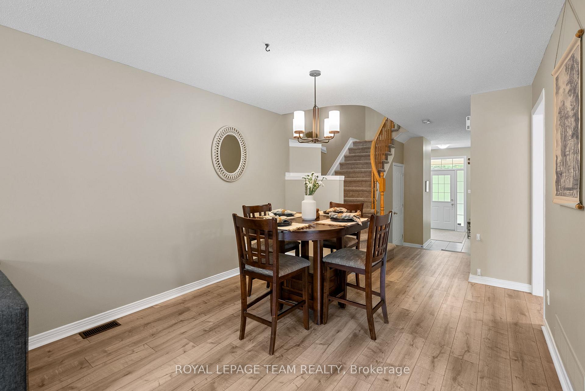 Photo 7 of 68 Eagleview Street, Ottawa, Kanata - Emerald Meadows/Trailwest — HOMEH