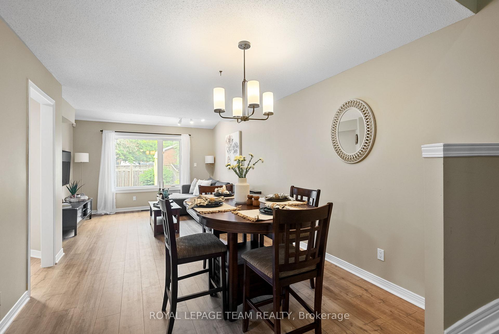 Photo 8 of 68 Eagleview Street, Ottawa, Kanata - Emerald Meadows/Trailwest — HOMEH