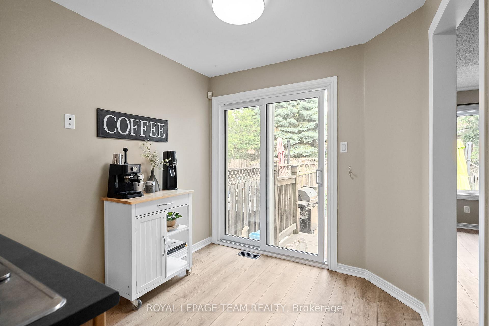 Photo 13 of 68 Eagleview Street, Ottawa, Kanata - Emerald Meadows/Trailwest — HOMEH