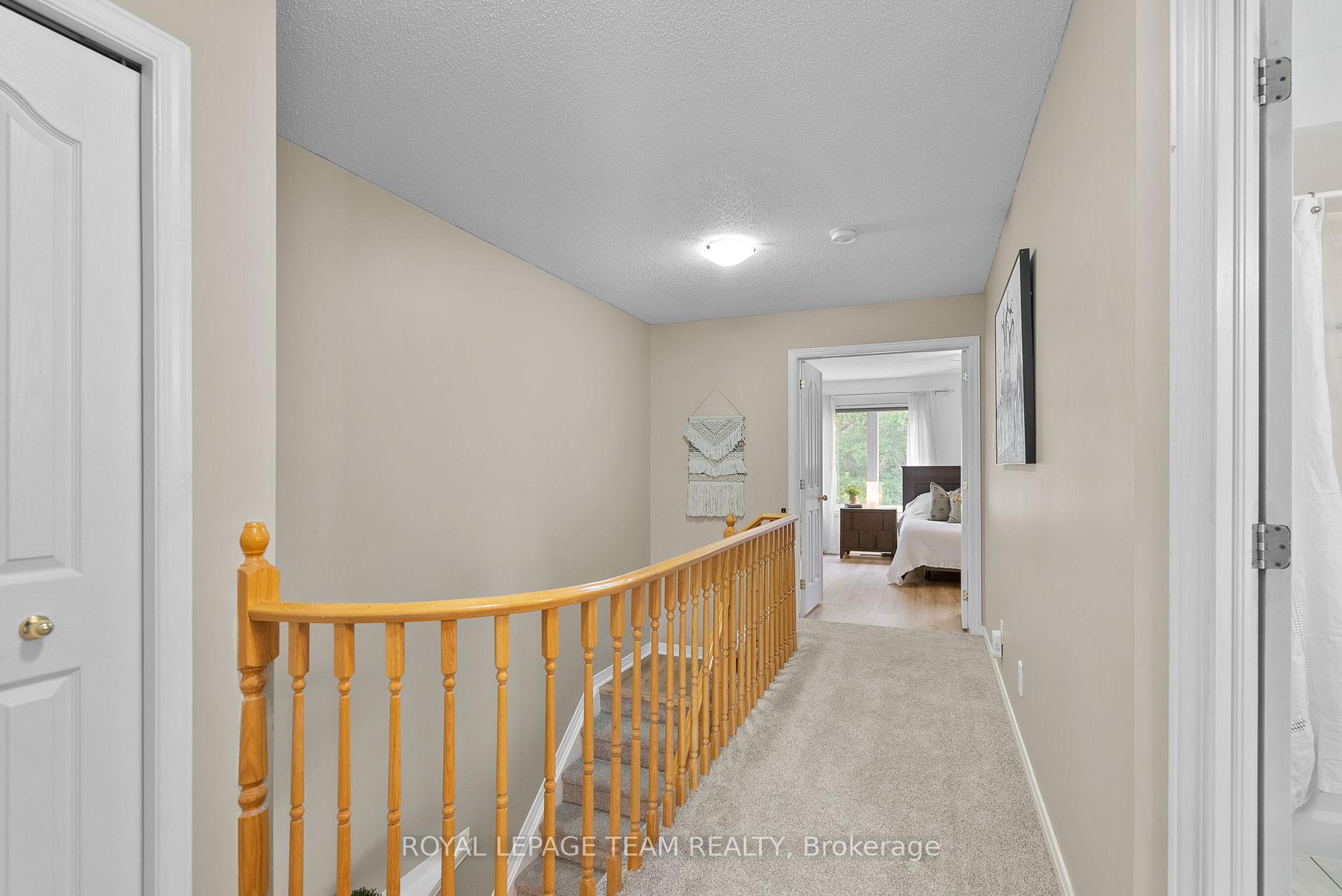 Photo 14 of 68 Eagleview Street, Ottawa, Kanata - Emerald Meadows/Trailwest — HOMEH
