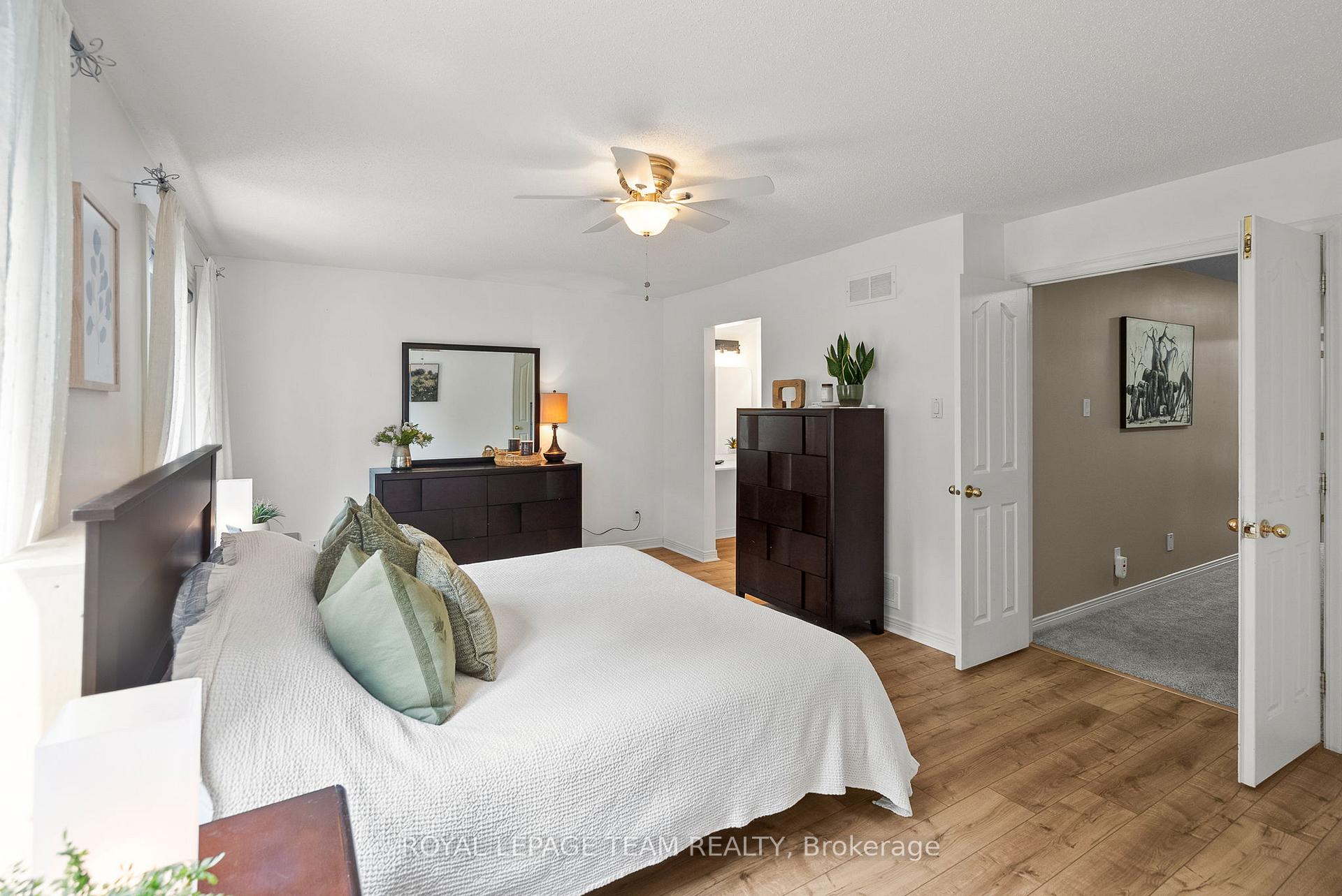 Photo 16 of 68 Eagleview Street, Ottawa, Kanata - Emerald Meadows/Trailwest — HOMEH