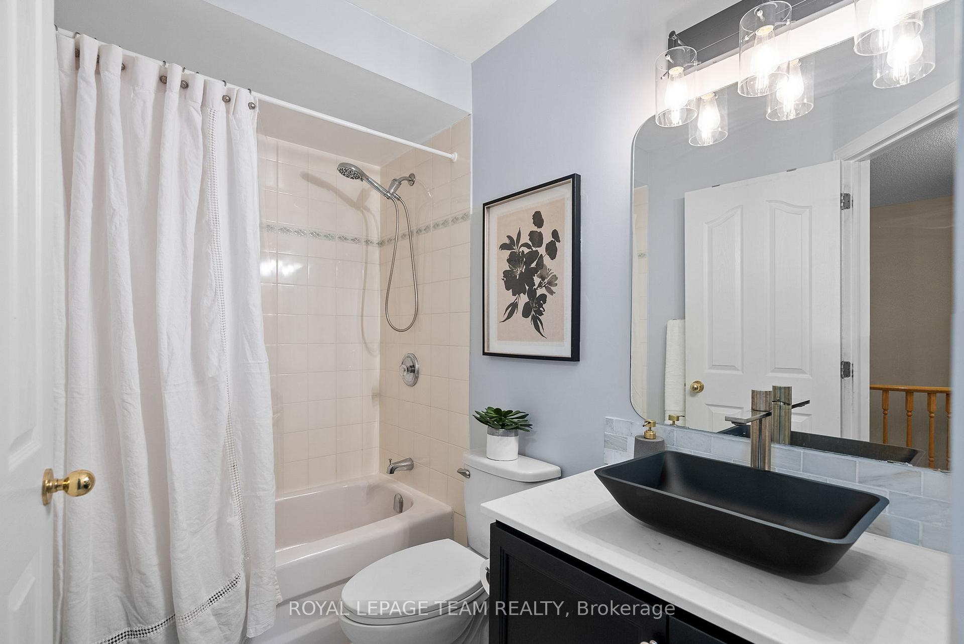 Photo 23 of 68 Eagleview Street, Ottawa, Kanata - Emerald Meadows/Trailwest — HOMEH