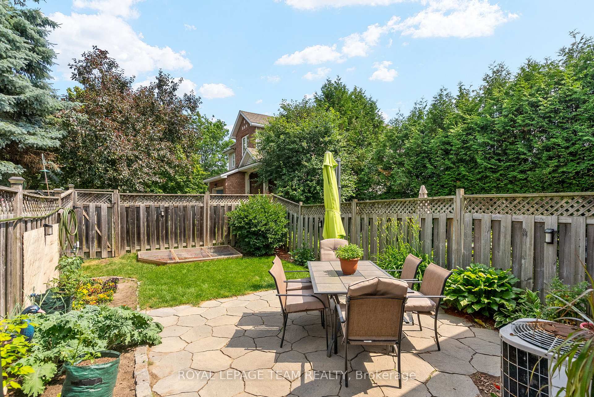 Photo 29 of 68 Eagleview Street, Ottawa, Kanata - Emerald Meadows/Trailwest — HOMEH