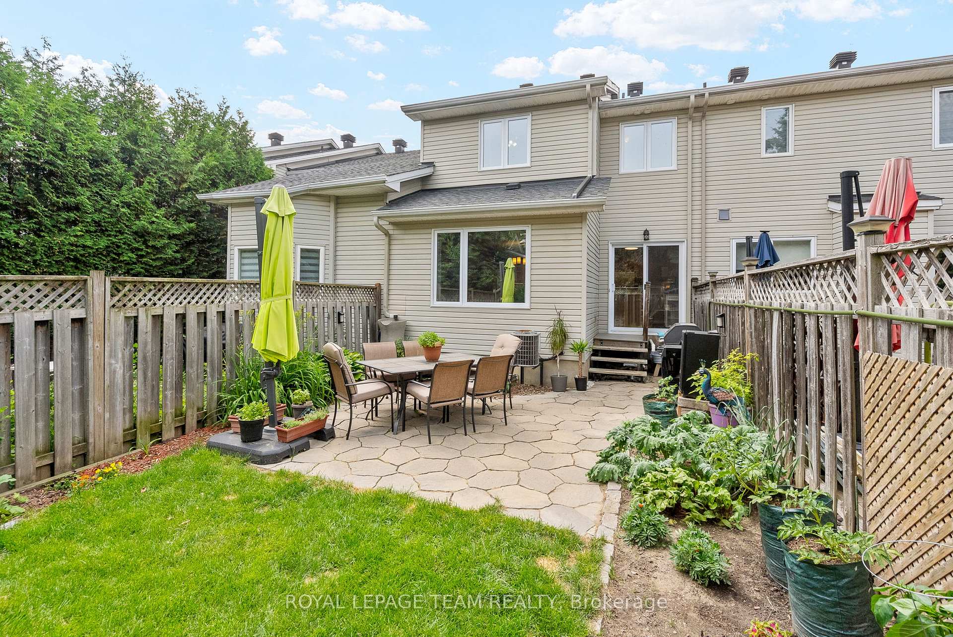 Photo 32 of 68 Eagleview Street, Ottawa, Kanata - Emerald Meadows/Trailwest — HOMEH
