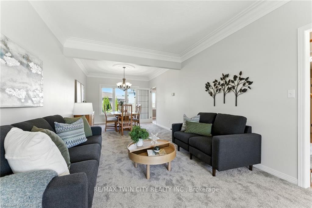 Photo 8 of 62 Zeller Drive, Kitchener — HOMEH