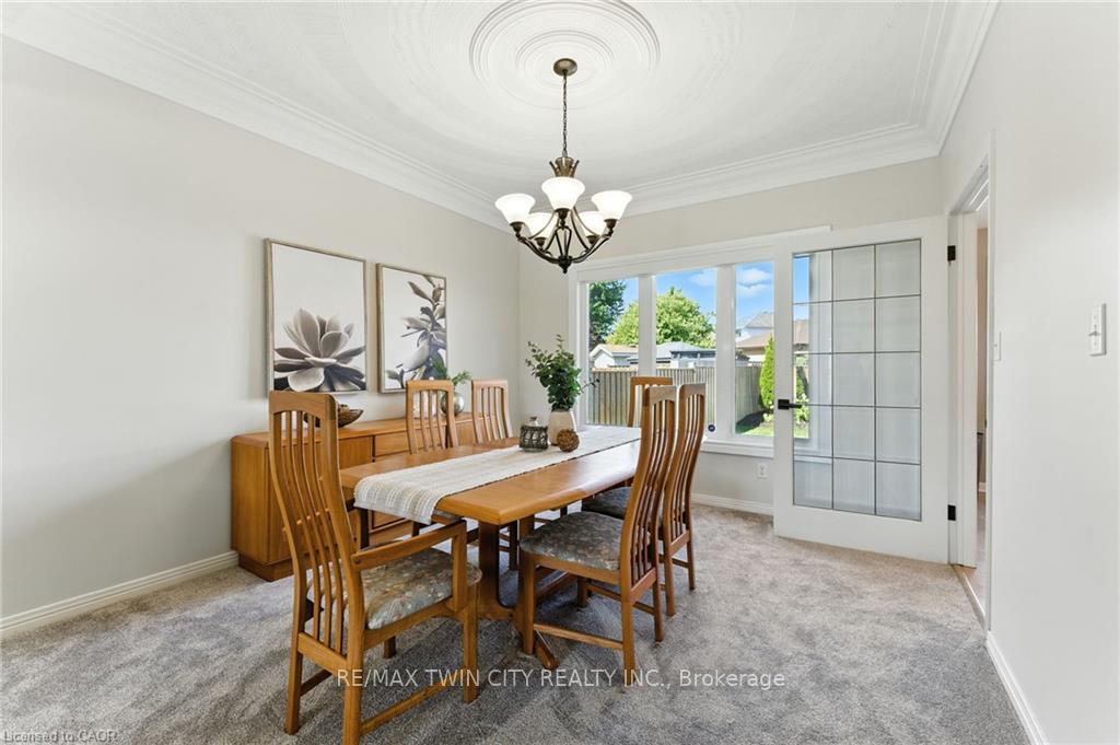 Photo 10 of 62 Zeller Drive, Kitchener — HOMEH