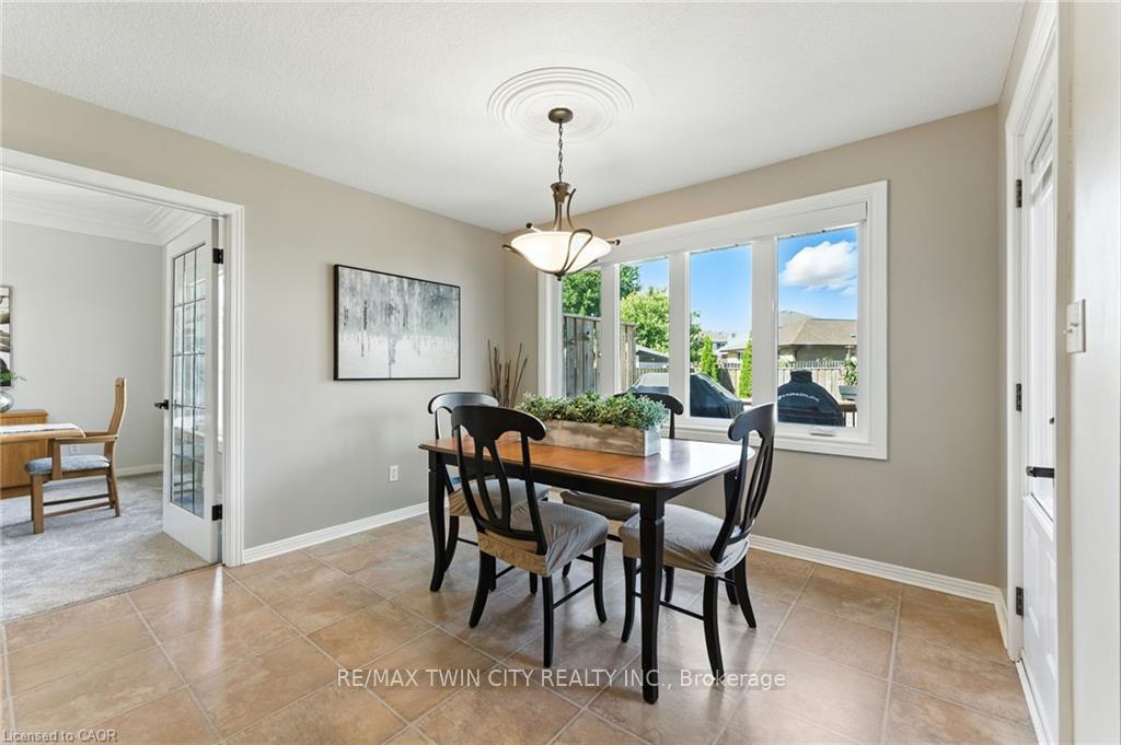 Photo 13 of 62 Zeller Drive, Kitchener — HOMEH